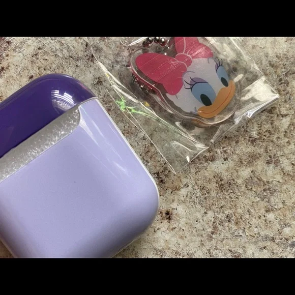 Daisy AirPods 2nd Generation Case NEW Daisy Duck - Picture 5 of 6